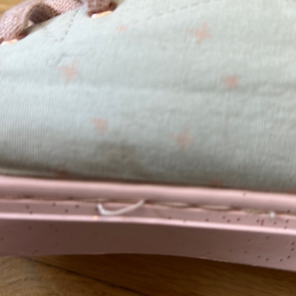 Disney TOMS Princess Aurora Sleeping Beauty Girls Size 3 Sneakers - Picture 9 of 11